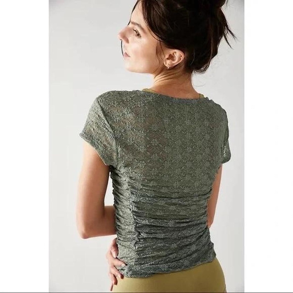 Sweet Pea by Stacy Frati Green Lace Short Sleeve Top